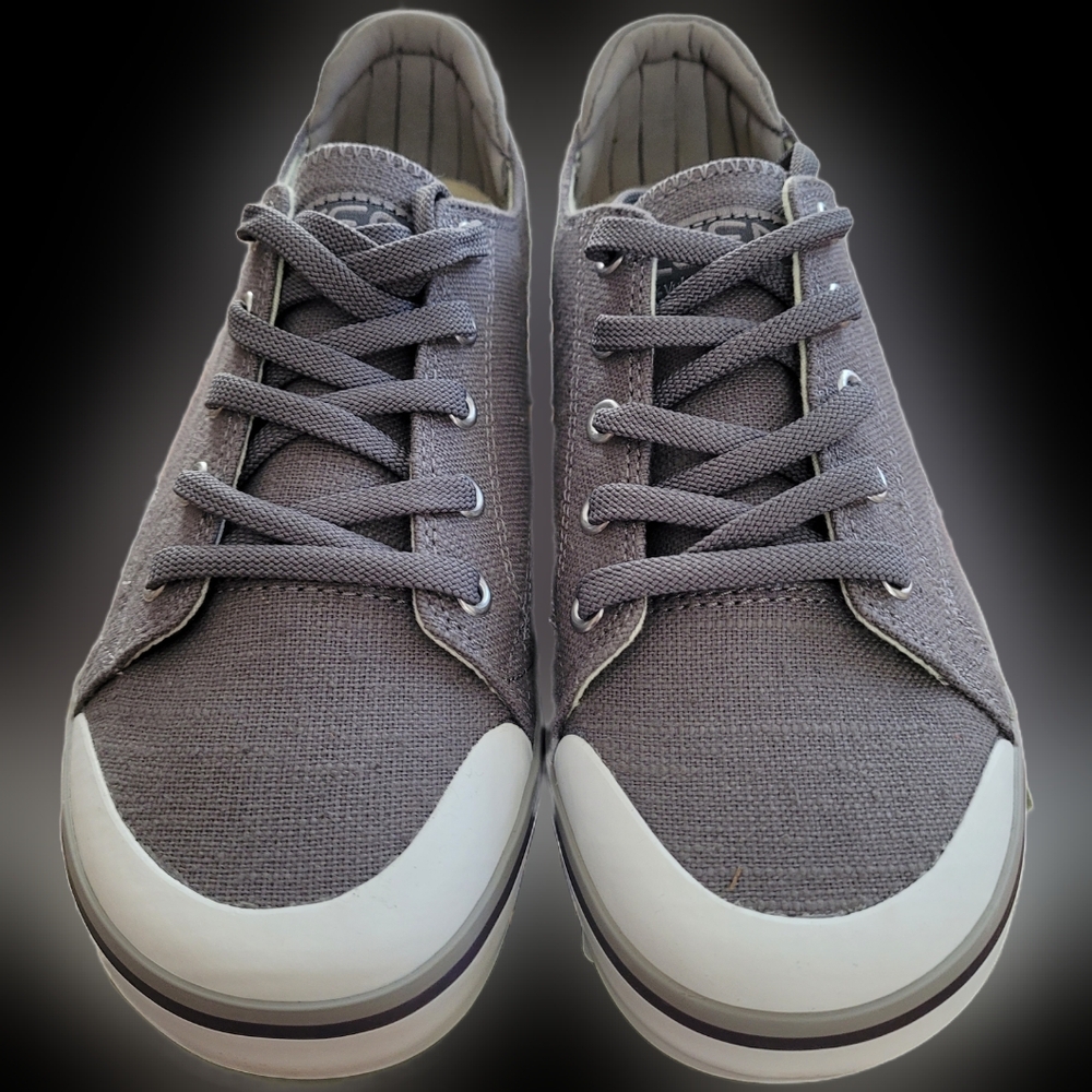 Keen NWT Elsa III Women's Sneaker